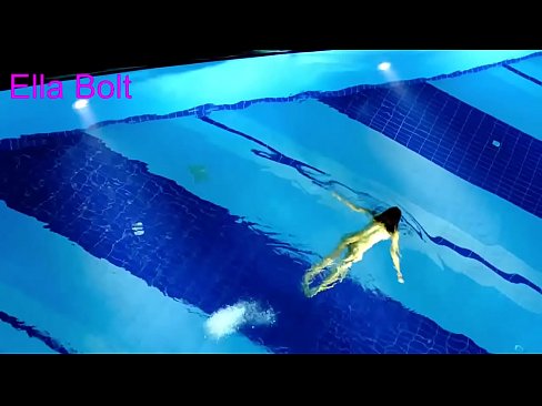 ❤️ No puc parar de mirar-la, jove rossa presa nedant nua a la piscina del complex ELLA BOLT ❌ Porno al ca.hdporn24.ru