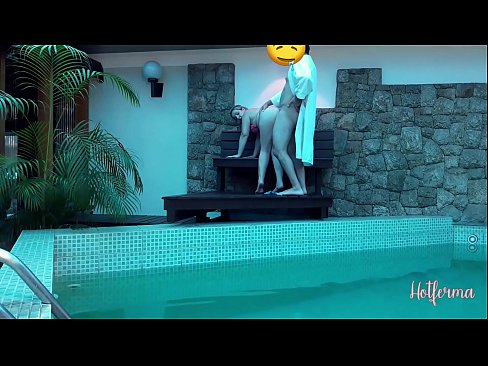 ❤️ El cap convida la criada a la piscina, però no va poder resistir-se a una calor ❌ Porno al ca.hdporn24.ru
